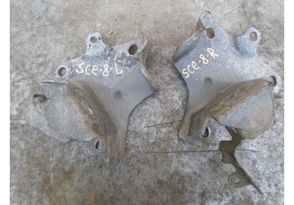 Кронштейн задньої балки лівий, правий Renault Megane II, Scenic II, 8200792367, 8200792363